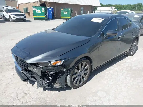 3MZBPACM8SM456057 2025 MAZDA 3 - Image 2