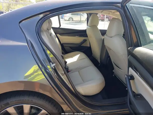 3MZBPADL4KM109749 2019 MAZDA 3 - Image 8