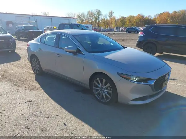 3MZBPADL6NM308807 2022 MAZDA 3 - Image 1