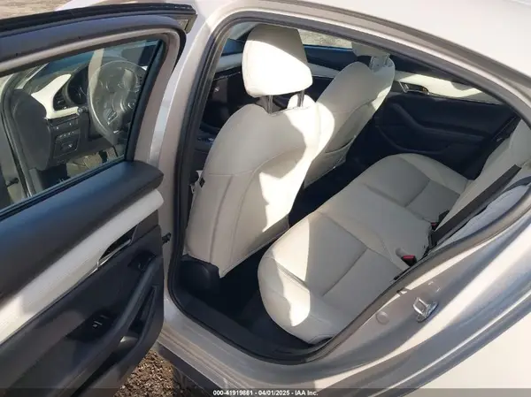 3MZBPADL6NM310475 2022 MAZDA 3 - Image 8