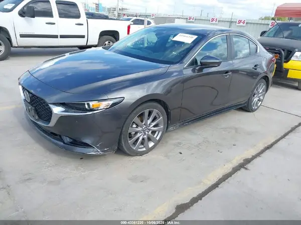 3MZBPADL8LM135613 2020 MAZDA 3 - Image 2