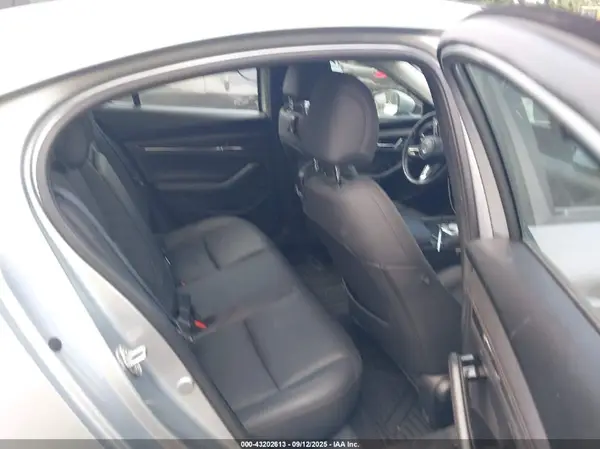 3MZBPADLXKM105334 2019 MAZDA 3 - Image 8