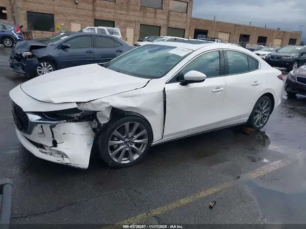 3MZBPAEM0KM101610 2019 MAZDA 3 - Image 2