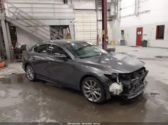3MZBPAEM2KM102340 2019 MAZDA 3