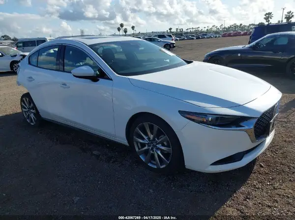 3MZBPAEM3LM132772 2020 MAZDA 3 - Image 1