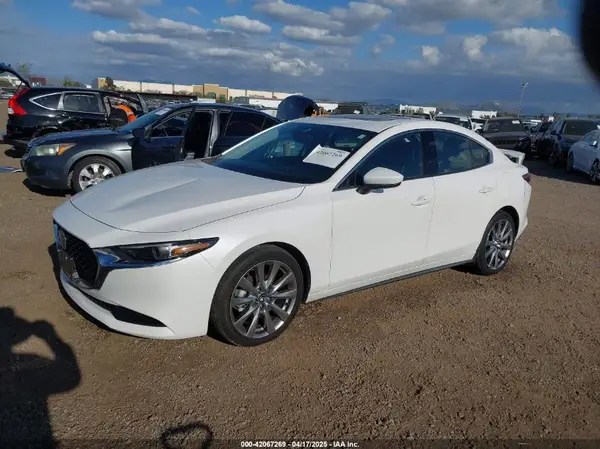 3MZBPAEM3LM132772 2020 MAZDA 3 - Image 2