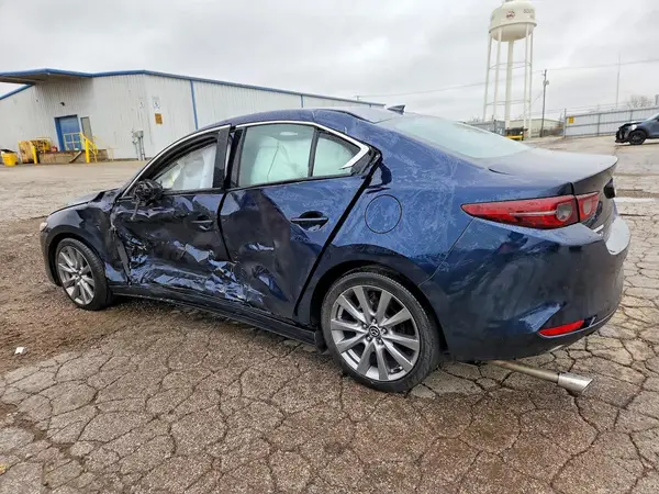 3MZBPAEM7KM100860 2019 MAZDA 3 - Image 2