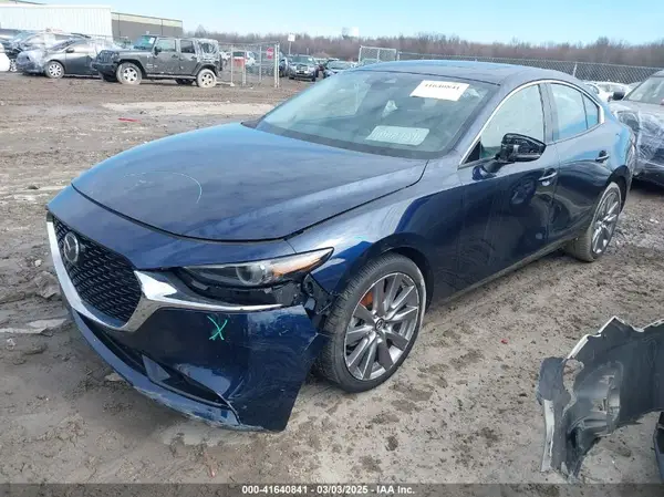 3MZBPAEM7KM100955 2019 MAZDA 3 - Image 2