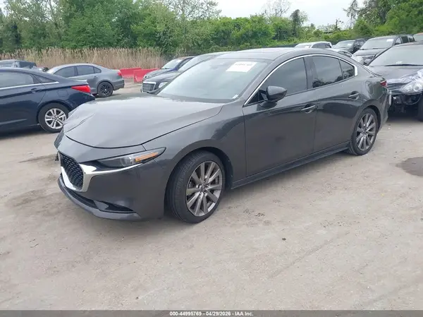 3MZBPAEM9KM104666 2019 MAZDA 3 - Image 2