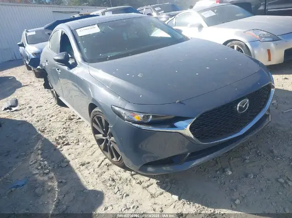 3MZBPBCM7SM467556 2025 MAZDA 3 - Image 1