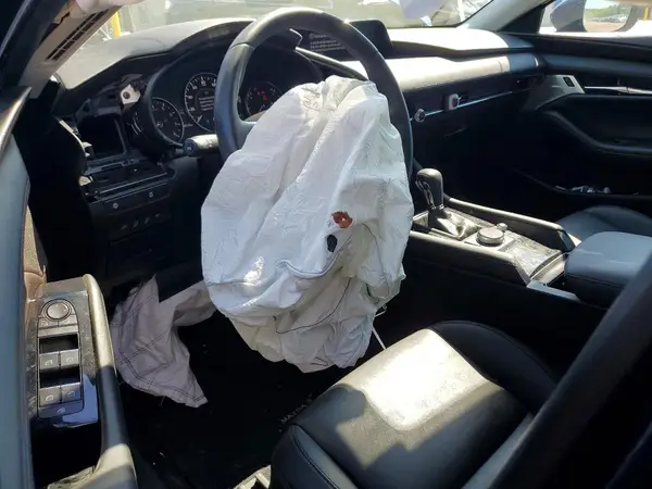 3MZBPBDM5LM117861 2020 MAZDA 3 - Image 8