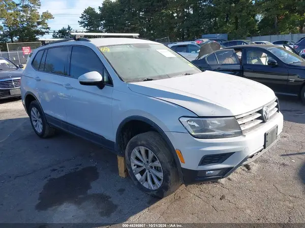 3VV0B7AX0JM022045 2018 VOLKSWAGEN TIGUAN - Image 1