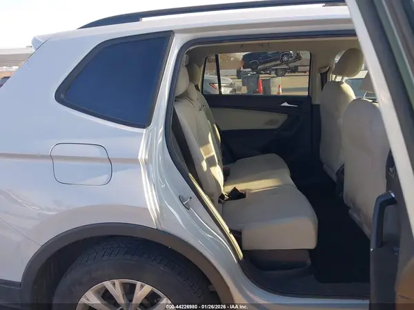 3VV0B7AX0JM025608 2018 VOLKSWAGEN TIGUAN - Image 8