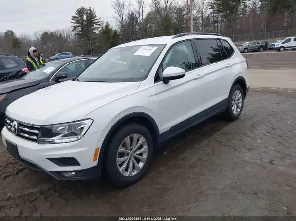 3VV0B7AX0JM026483 2018 VOLKSWAGEN TIGUAN - Image 2