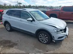 3VV0B7AX0JM058334 2018 VOLKSWAGEN TIGUAN