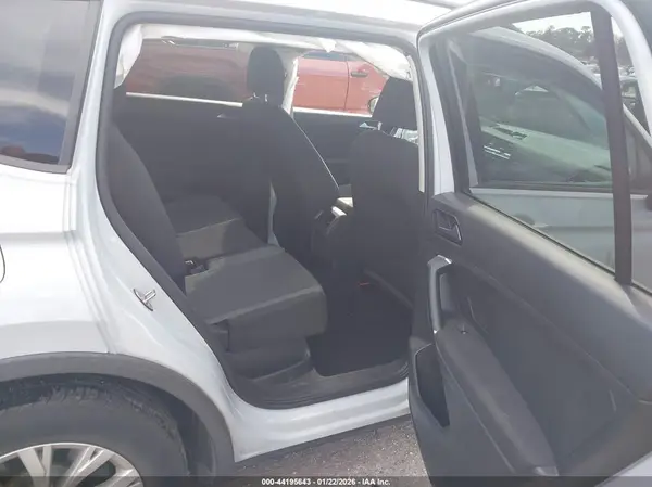 3VV0B7AX0JM058334 2018 VOLKSWAGEN TIGUAN - Image 8