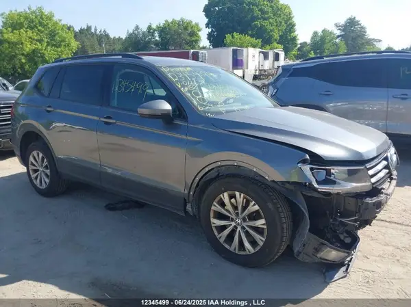 3VV0B7AX0JM066627 2018 VOLKSWAGEN TIGUAN - Image 1