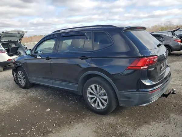 3VV0B7AX0JM072623 2018 VOLKSWAGEN TIGUAN - Image 2