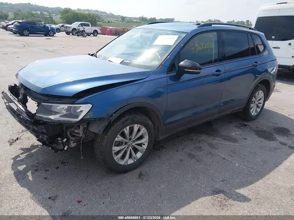 3VV0B7AX0JM081306 2018 VOLKSWAGEN TIGUAN - Image 2