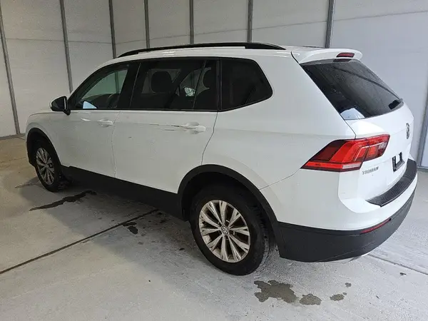 3VV0B7AX0JM084884 2018 VOLKSWAGEN TIGUAN - Image 2