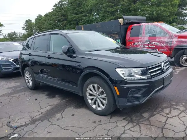 3VV0B7AX0JM098381 2018 VOLKSWAGEN TIGUAN - Image 1