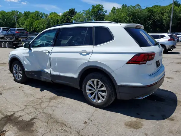 3VV0B7AX0JM103336 2018 VOLKSWAGEN TIGUAN - Image 2
