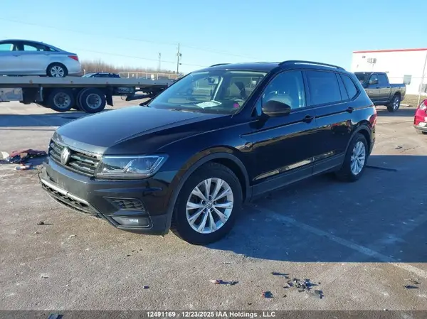 3VV0B7AX0JM155792 2018 VOLKSWAGEN TIGUAN - Image 2