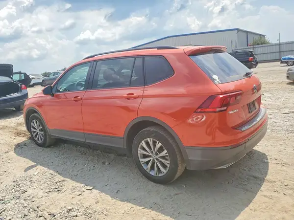 3VV0B7AX0KM067049 2019 VOLKSWAGEN TIGUAN - Image 2