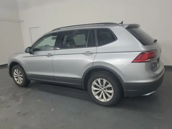 3VV0B7AX0LM075329 2020 VOLKSWAGEN TIGUAN - Image 2
