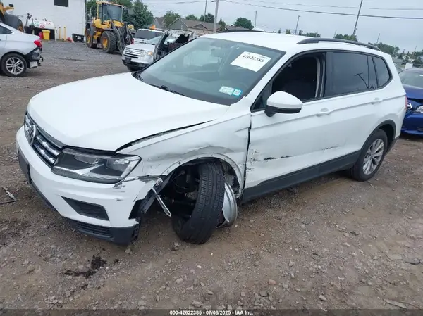 3VV0B7AX0LM140910 2020 VOLKSWAGEN TIGUAN - Image 2