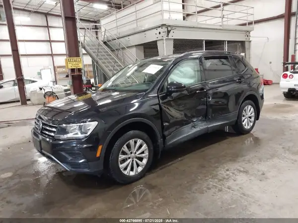 3VV0B7AX0LM179366 2020 VOLKSWAGEN TIGUAN - Image 2