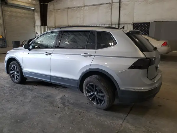 3VV0B7AX0NM081022 2022 VOLKSWAGEN TIGUAN - Image 2
