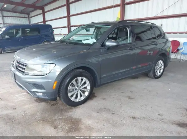 3VV0B7AX1JM009711 2018 VOLKSWAGEN TIGUAN - Image 2