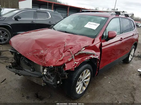 3VV0B7AX1JM021096 2018 VOLKSWAGEN TIGUAN - Image 2