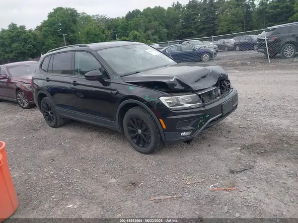 3VV0B7AX1JM022894 2018 VOLKSWAGEN TIGUAN - Image 1