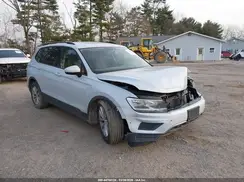 3VV0B7AX1JM049996 2018 VOLKSWAGEN TIGUAN
