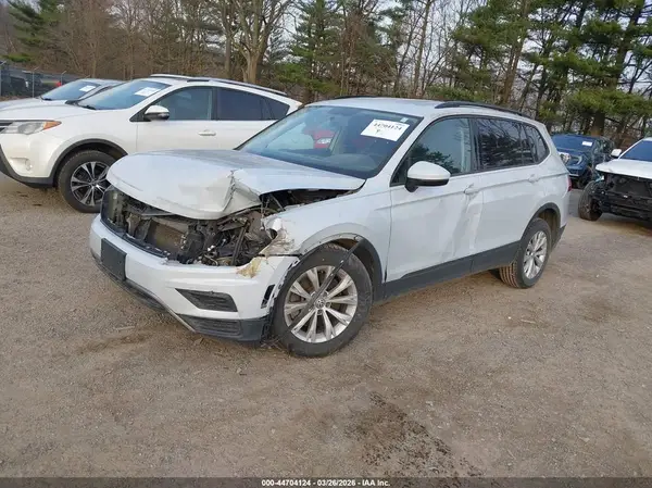 3VV0B7AX1JM049996 2018 VOLKSWAGEN TIGUAN - Image 2