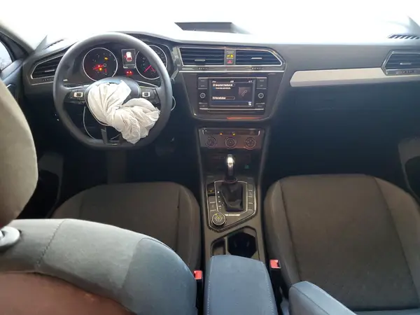 3VV0B7AX1JM067334 2018 VOLKSWAGEN TIGUAN - Image 8