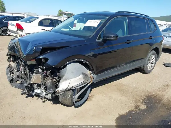 3VV0B7AX1JM107184 2018 VOLKSWAGEN TIGUAN - Image 2