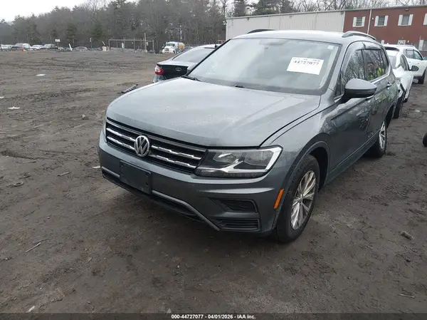 3VV0B7AX1JM111784 2018 VOLKSWAGEN TIGUAN - Image 2