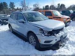 3VV0B7AX1JM113745 2018 VOLKSWAGEN TIGUAN