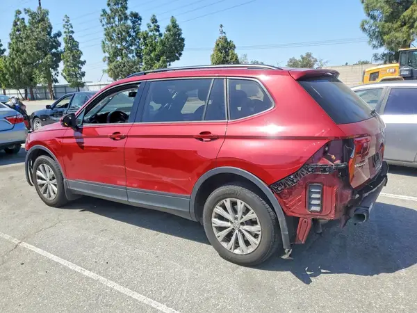 3VV0B7AX1JM133350 2018 VOLKSWAGEN TIGUAN - Image 2