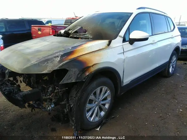 3VV0B7AX1JM143523 2018 VOLKSWAGEN TIGUAN - Image 2