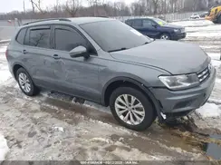 3VV0B7AX1JM143571 2018 VOLKSWAGEN TIGUAN