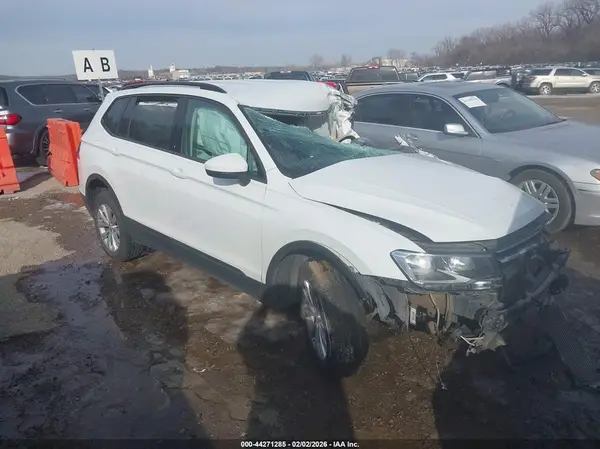 3VV0B7AX1LM056630 2020 VOLKSWAGEN TIGUAN - Image 1