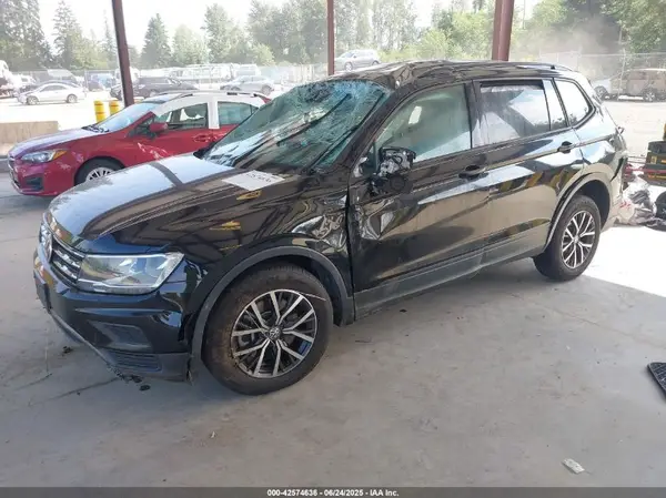 3VV0B7AX1MM098300 2021 VOLKSWAGEN TIGUAN - Image 2