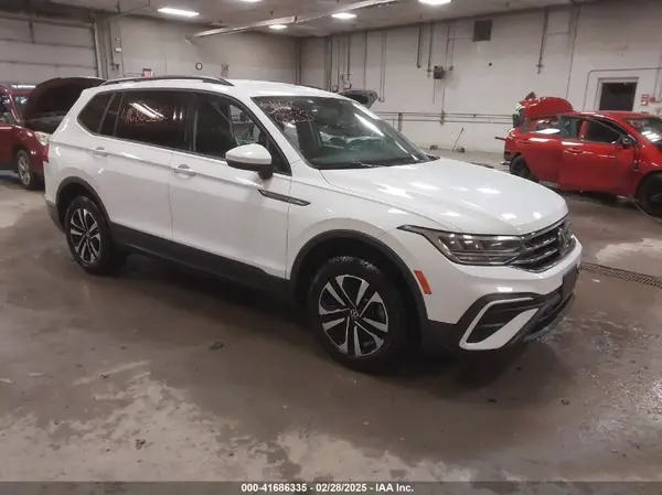 3VV0B7AX1NM066089 2022 VOLKSWAGEN TIGUAN - Image 1