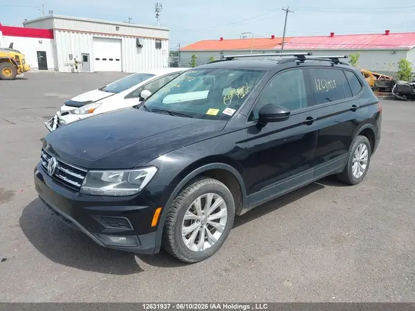 3VV0B7AX2JM008681 2018 VOLKSWAGEN TIGUAN - Image 2
