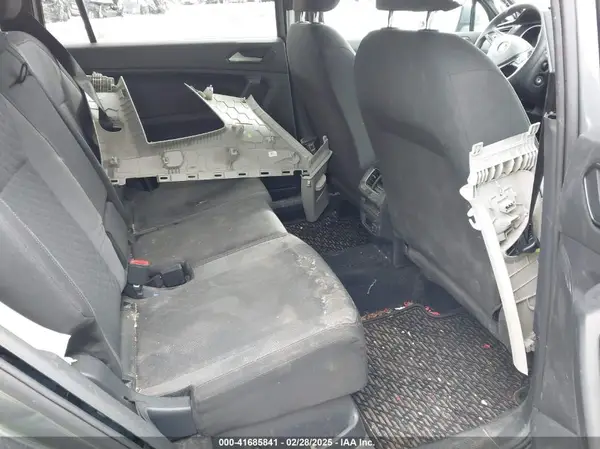 3VV0B7AX2JM011628 2018 VOLKSWAGEN TIGUAN - Image 8
