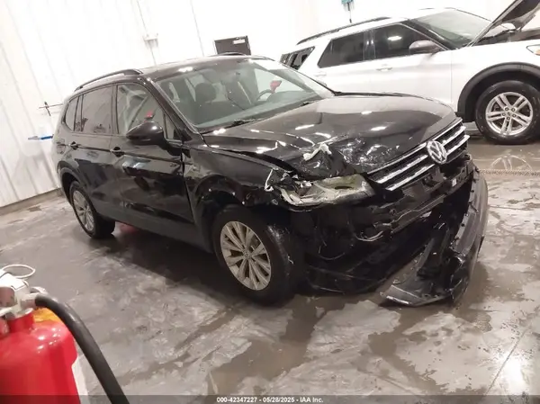 3VV0B7AX2JM020734 2018 VOLKSWAGEN TIGUAN - Image 1